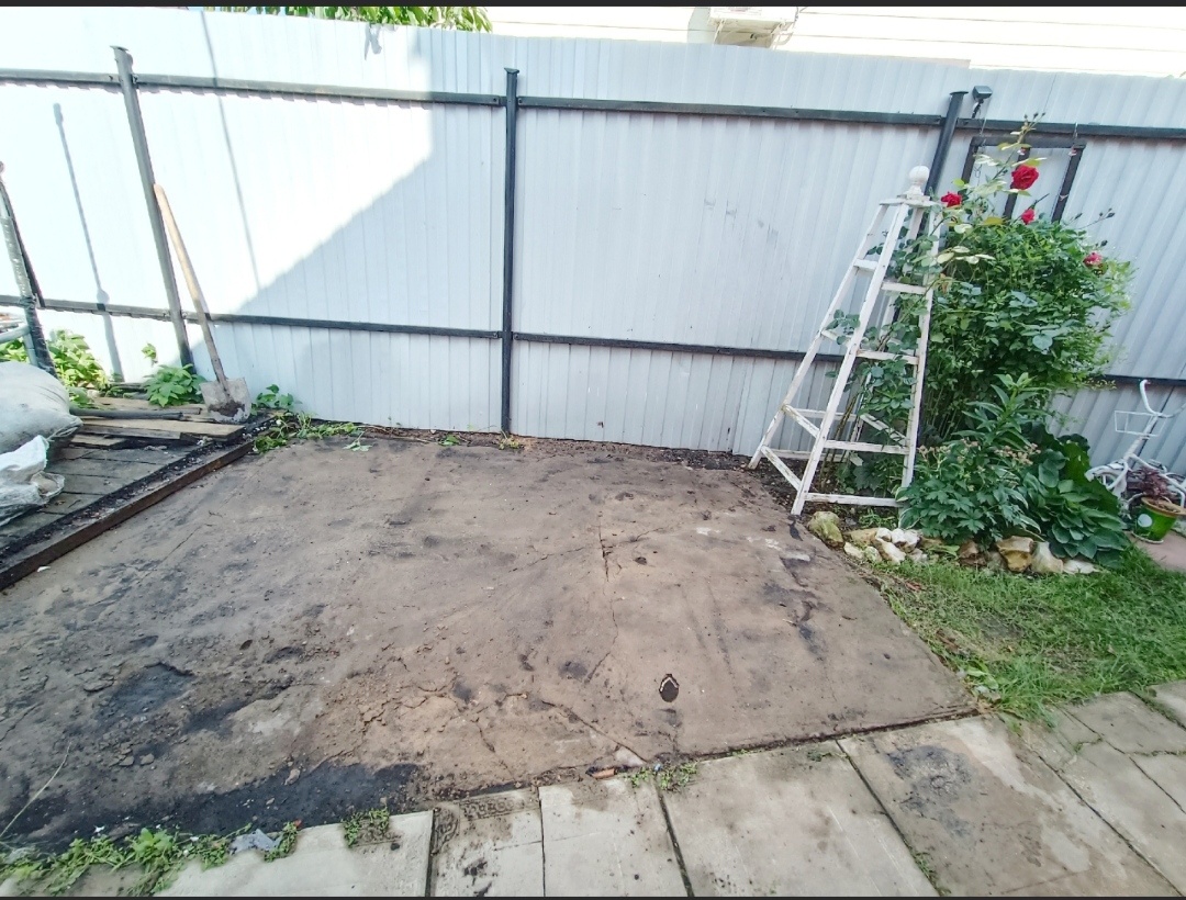 Примерно так стала выглядеть наша площадка после разбора