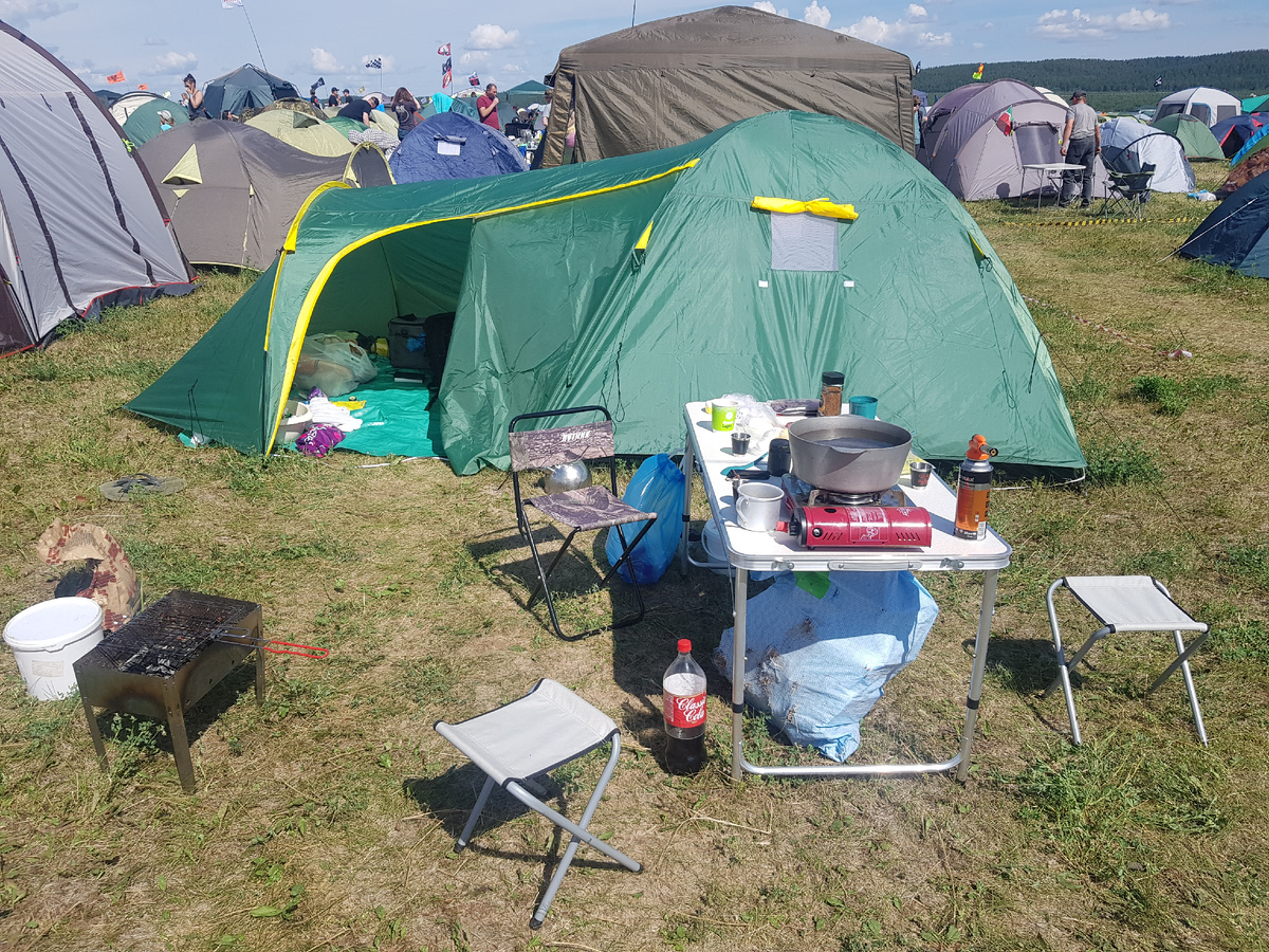 На фото кстати видно все наше туристическое убранство в 2023. 