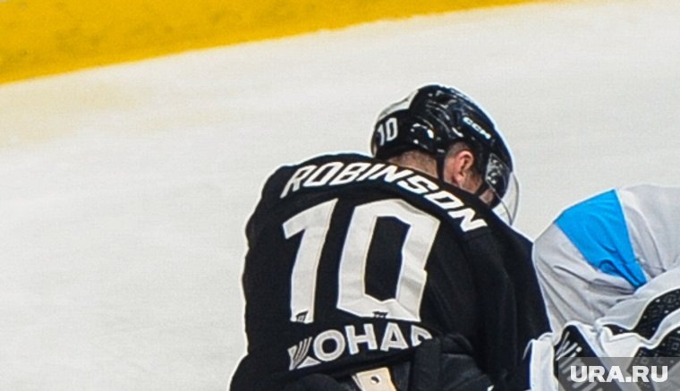    Робинсон защищал цвета «Трактора» два сезона