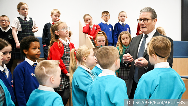     Фото: OLI SCARFF/Pool/REUTERS   
 Текст: Дмитрий Бавырин