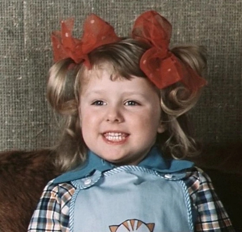 Фото: Леночка из фильма «По семейным обстоятельствам», Екатерина Василькова фото: ic.pics.livejournal.com