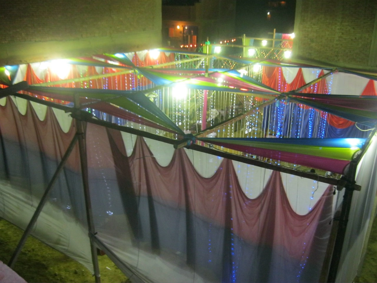 Шатер. Устанавливается у дома жениха 