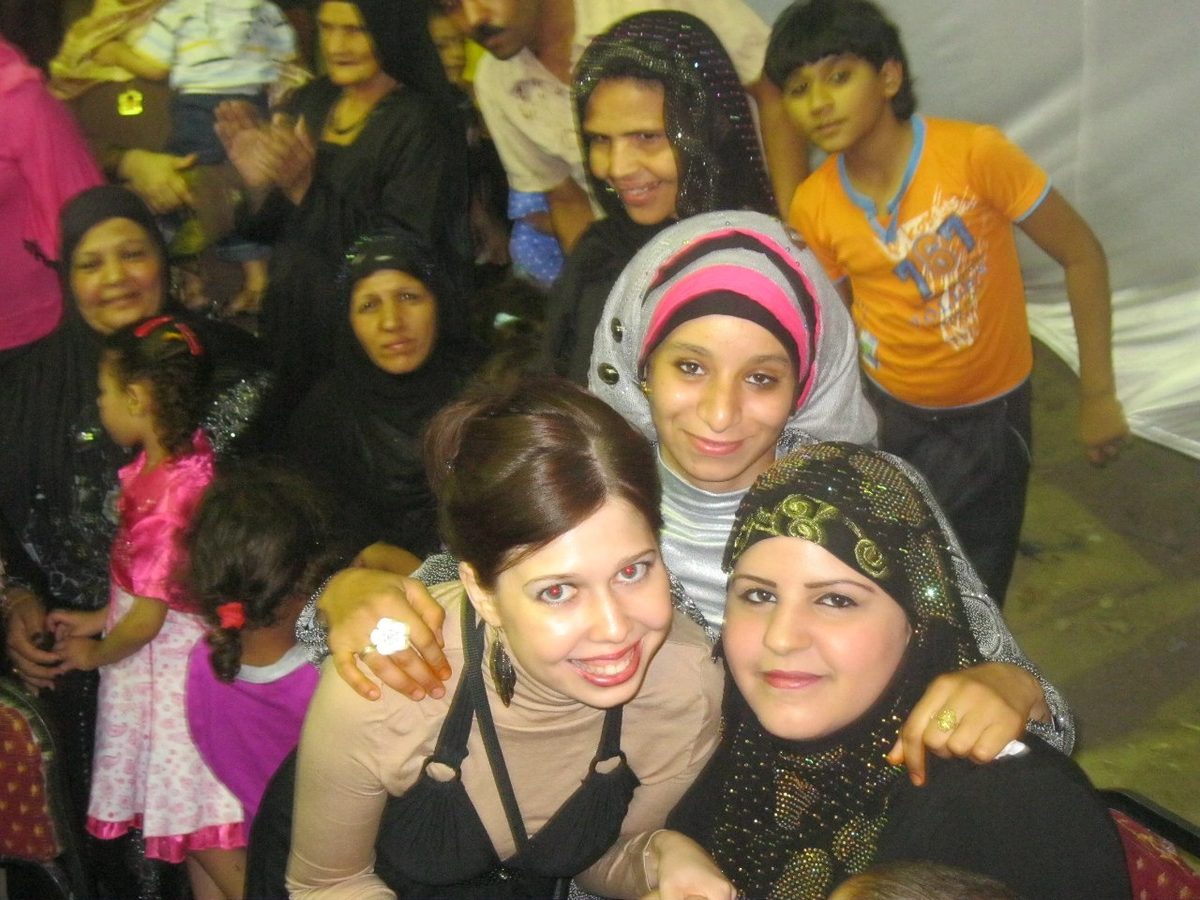 Даже самые близкие могут быть 1000 человек