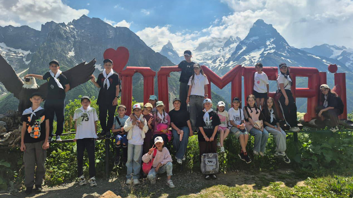 Без экскурсии на Домбай не обойтись! Фото автора.