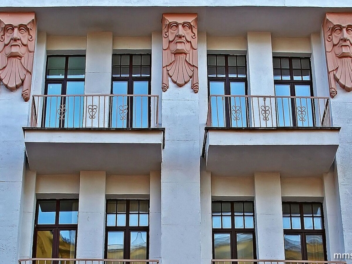Дом Кальмера на Поварской, 20, с горельефами верхнего этажа Владимира Дубовского. Фото: «Архнадзор». newizv.ru
