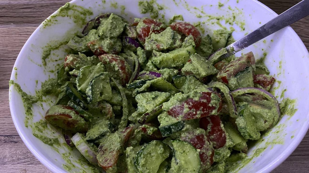 салат "Грузинский" с ореховой пастой, личные фото автора