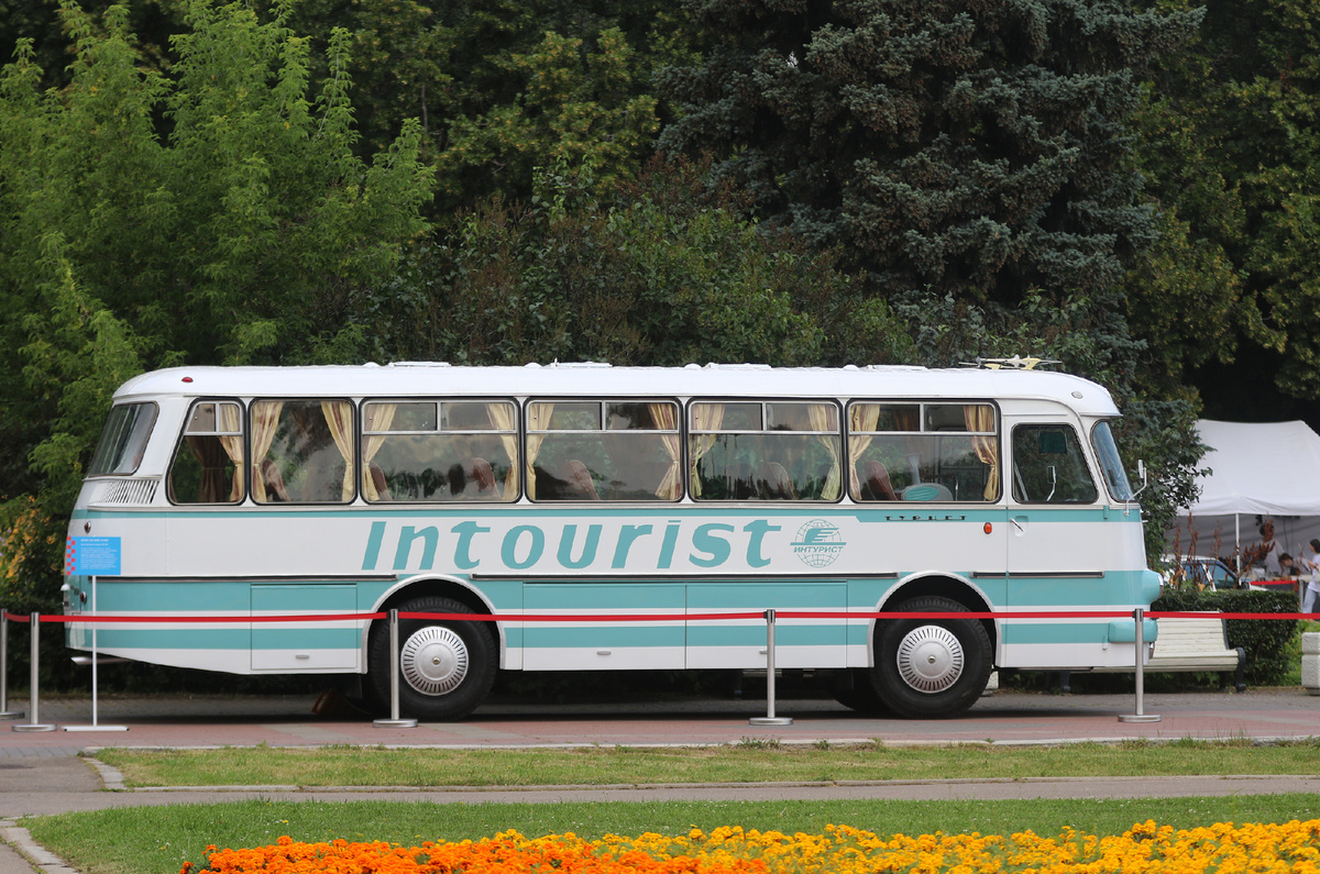 ЛАЗ-697М "Турист"