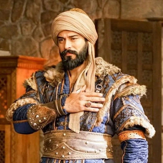     Бурак Озчивит уходит из сериала «Основание: Осман» из-за финансовых разногласий