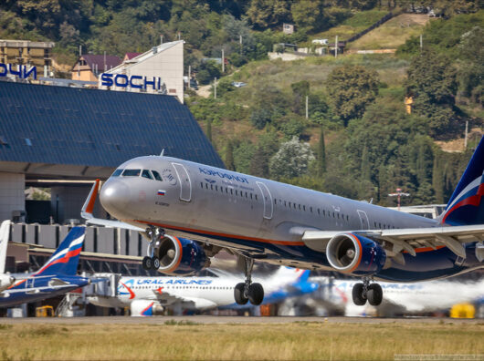    Авиалайнер «Аэрофлота» взлетает в аэропорту Сочи //Фото: Марина Лысцева/fotografersha.livejournal.com