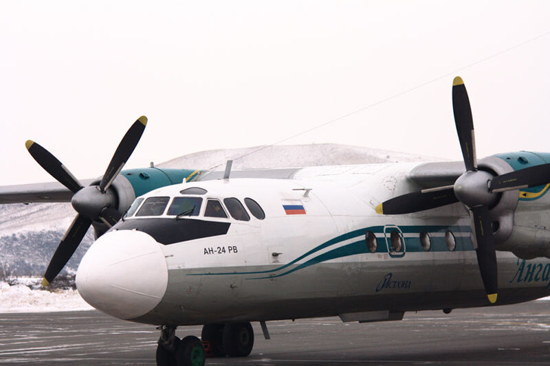    Самолет Ан-24 компании «Ангара». Фото: flickr.com