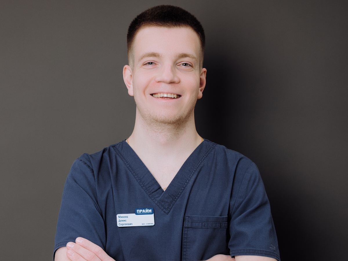 Денис Сергеевич ведёт приём в филиале на Советской армии, 9. 