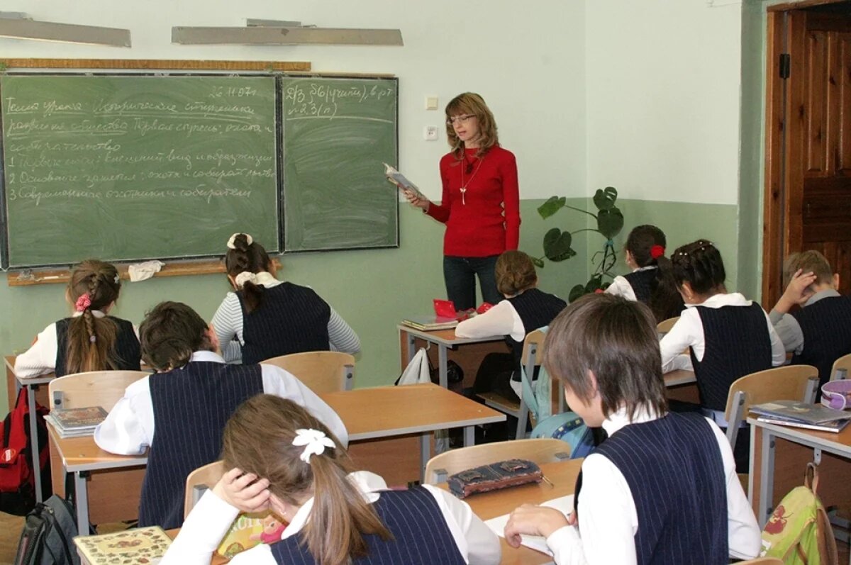    В школах планируют ввести единое расписание и единую программу, что должно снизить нагрузку на учеников.