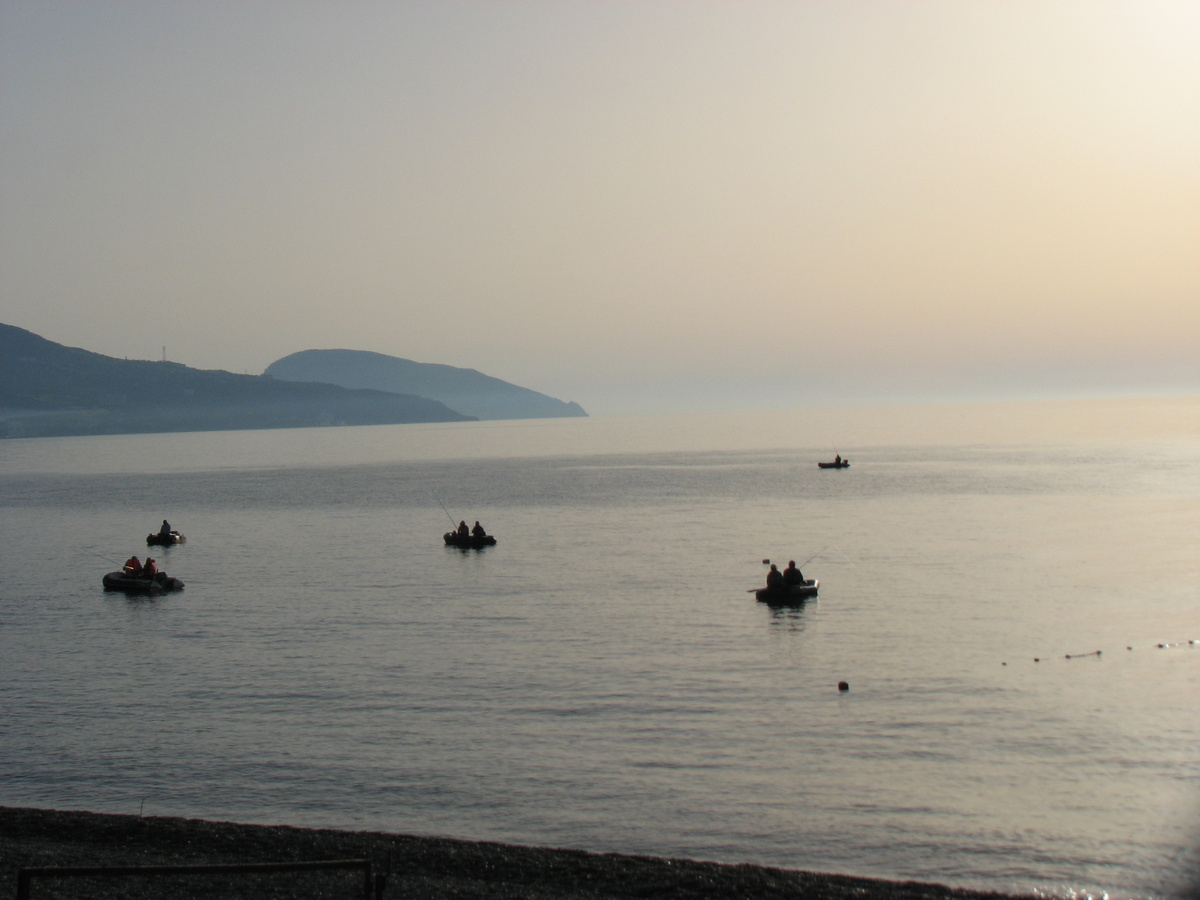 Ловля барабульки в конце мая рядом с пляжем санатория "Курпаты"