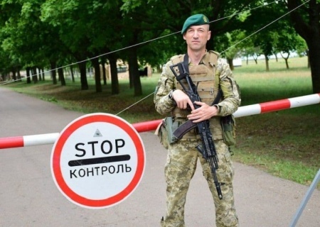    Украинский пограничник сбежал с поста на границе с Венгрией, бросив оружие в лесу