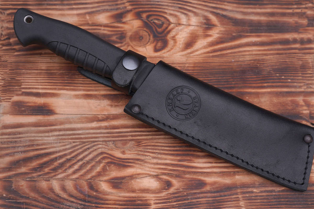 Кизлярский "Бизон" в ножнах.