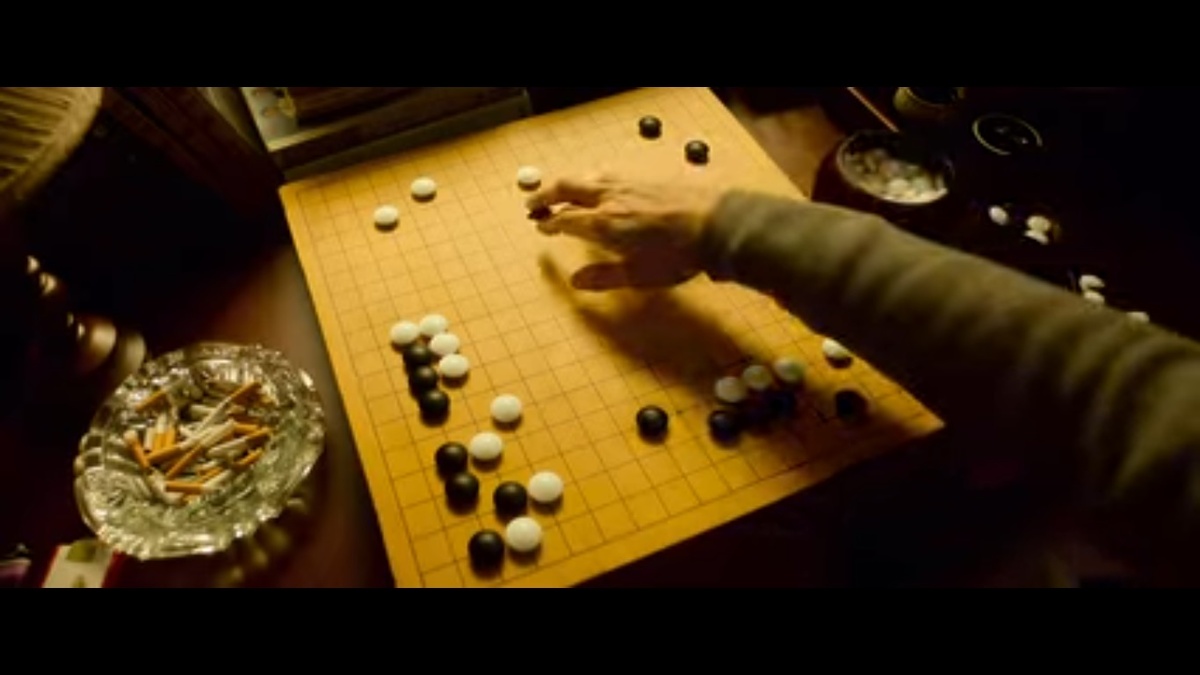 Вопрос жизни и смерти камней — основной вопрос тактики бадука. Пока у камней есть "дамэ", или "пункт дыхания", они считаются живыми. Когда группа камней теряет все дамэ, они признаётся мёртвой, и её снимают с доски. Ничего не напоминает?)