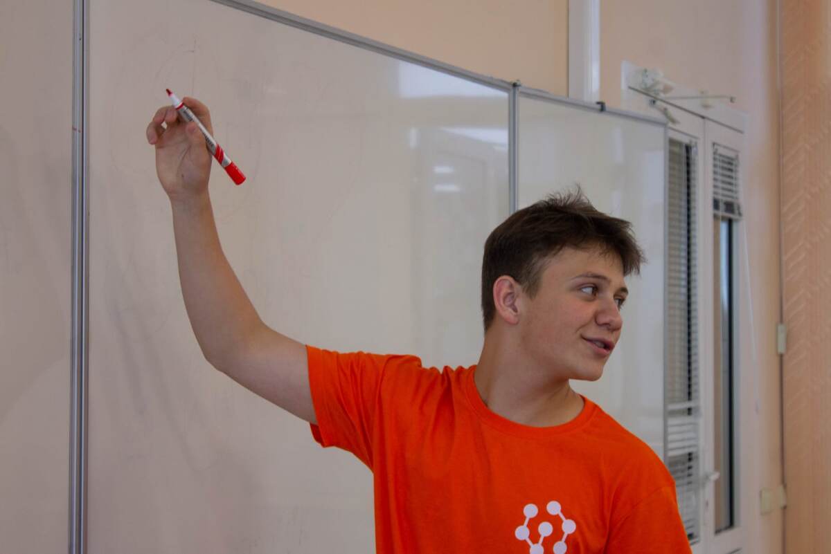 Фотограф: Евгений Пу­зин