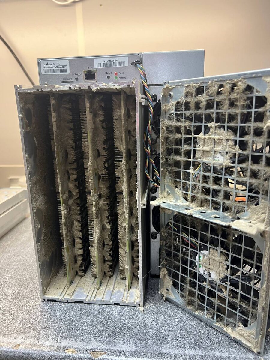 L9 у которого, со слов клиента "что то сломалось" 