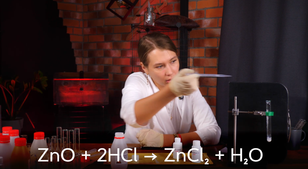 Как проходят лабораторные работы на курсе подготовки к ЕГЭ по химии в Школково. 