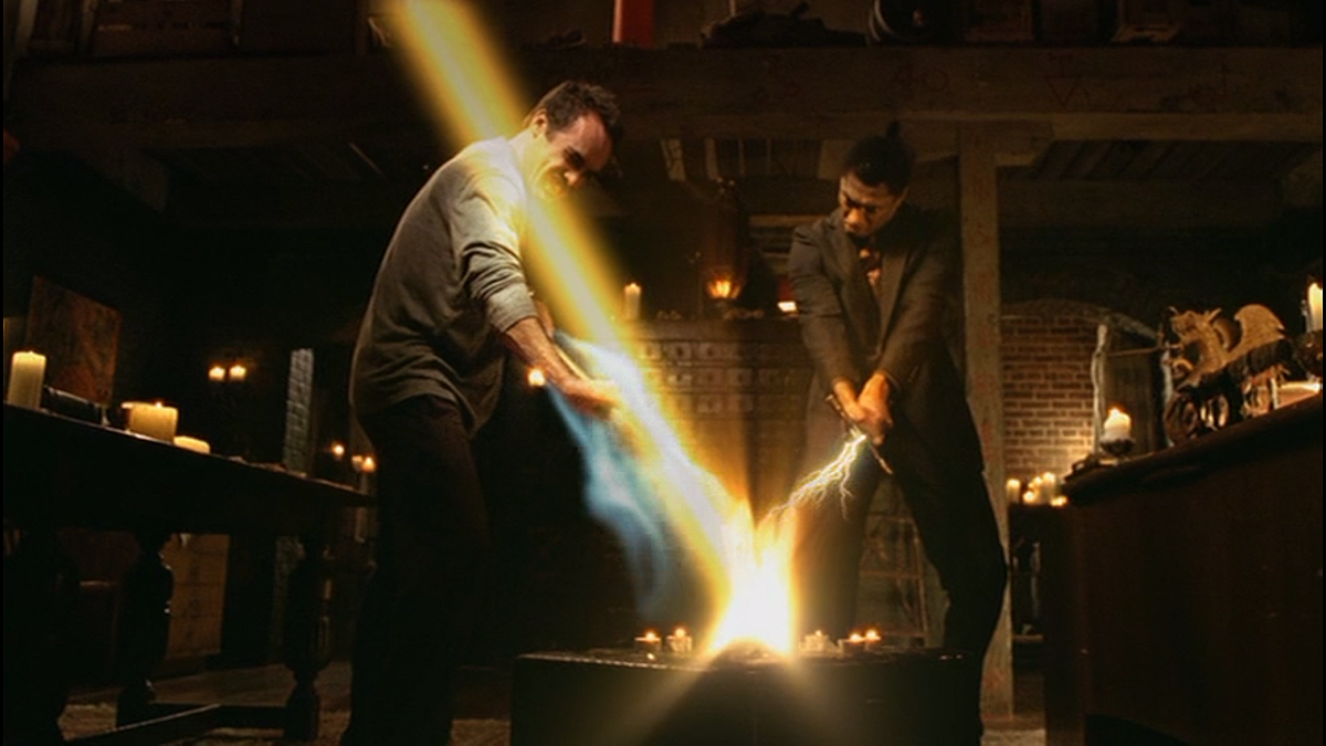 Кадр из сериала Детектив Дрезден: Секретные материалы (2007 – 2008)