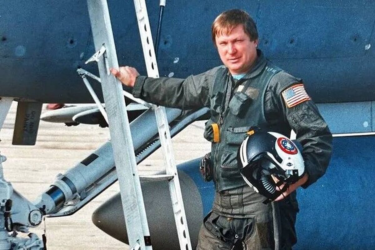 Виктор Иванович Беленко — советский лётчик, который в 1976 году совершил побег на истребителе МиГ-25П. Он попросил политического убежища в США и получил его, а затем стал гражданином этой страны. Беленко передал иностранным властям самолёт с секретной аппаратурой на борту.