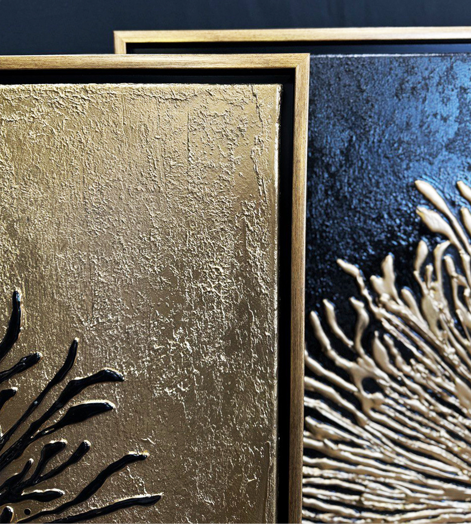 Чёрно-золотая картина диптих Ксении Елисеевой в багете