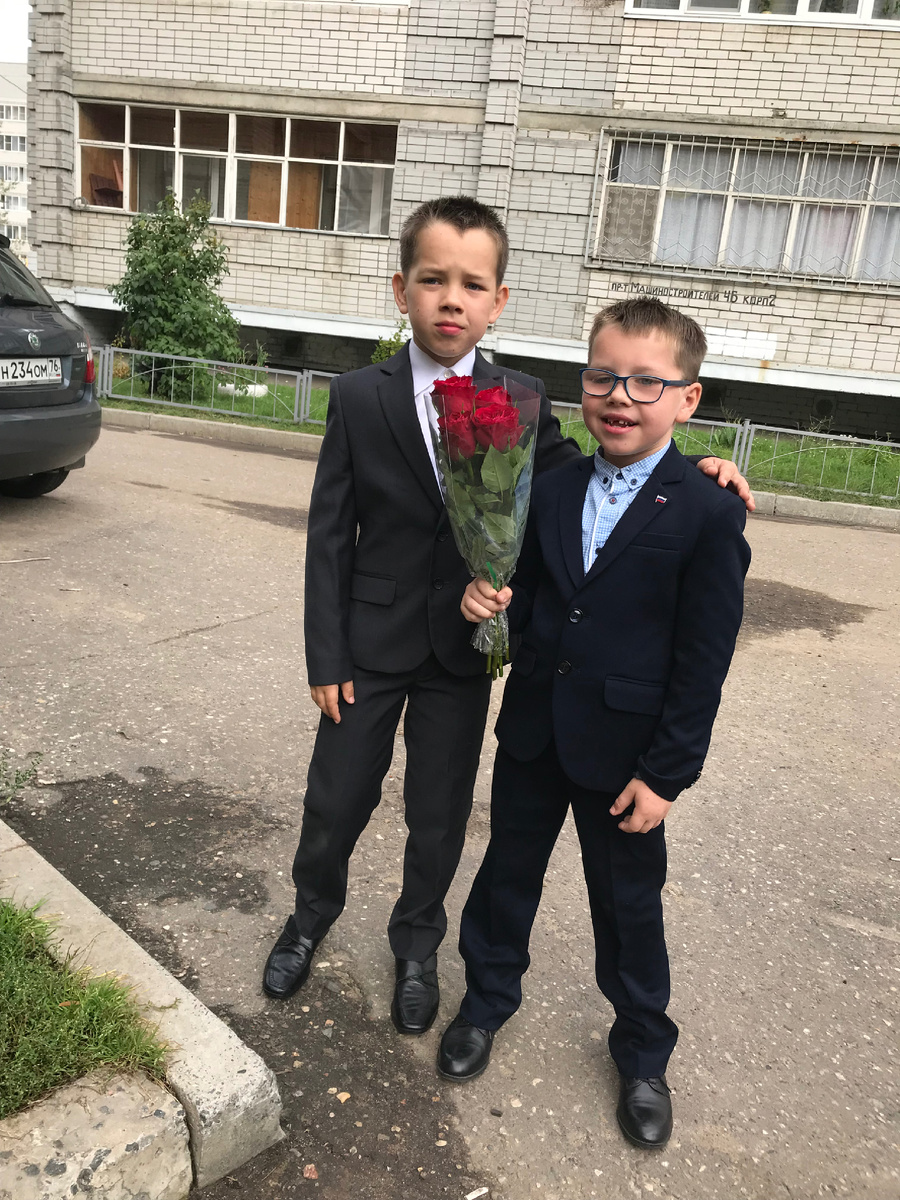 Мои двое из ларца в как сейчас кажется далеком и не очень 2019г. 