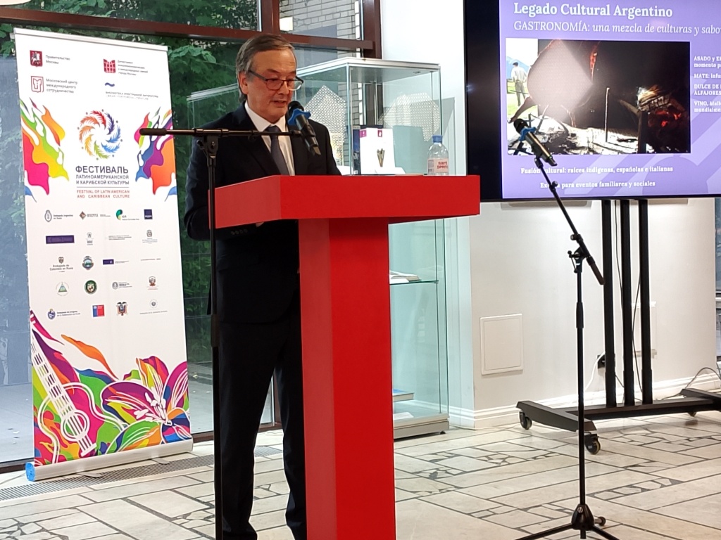 На встрече с Чрезвычайным и Полномочным Послом Республики Аргентина в Российской Федерации господином Энрике Игнасио Феррером Виейрой. Фото: Юлия Жемалева.