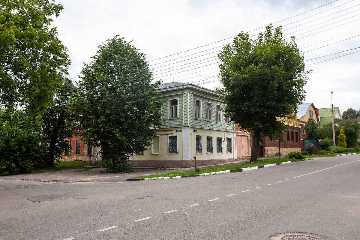 Дом, в котором жила Варвара Николаевна Житова - единоутробная сестра Ивана Сергеевна Тургенева и при том же - единокровная сестра Софьи Андреевны Толстой, супруги Л.Н. Толстого. Егорьевск, Московская область. Фото автора статьи    