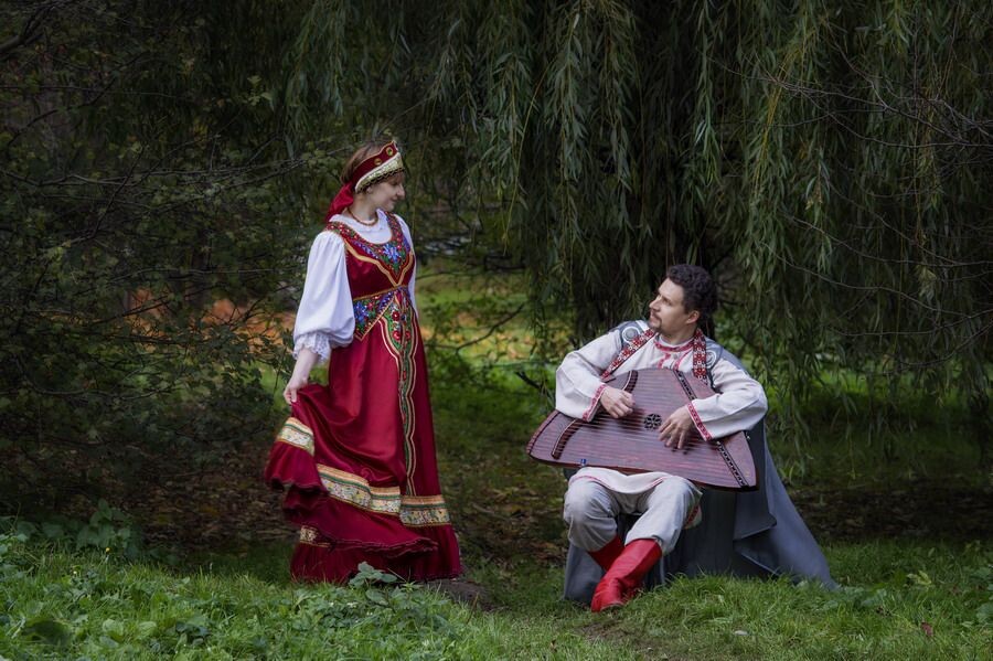 Современный гусляр Кирилл Богомилов. Из открытого источника