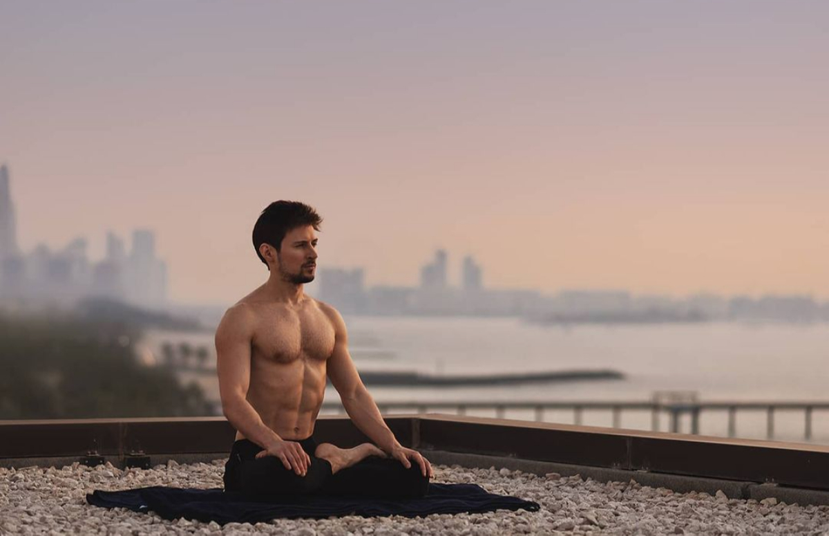 Павел Дуров медитирует