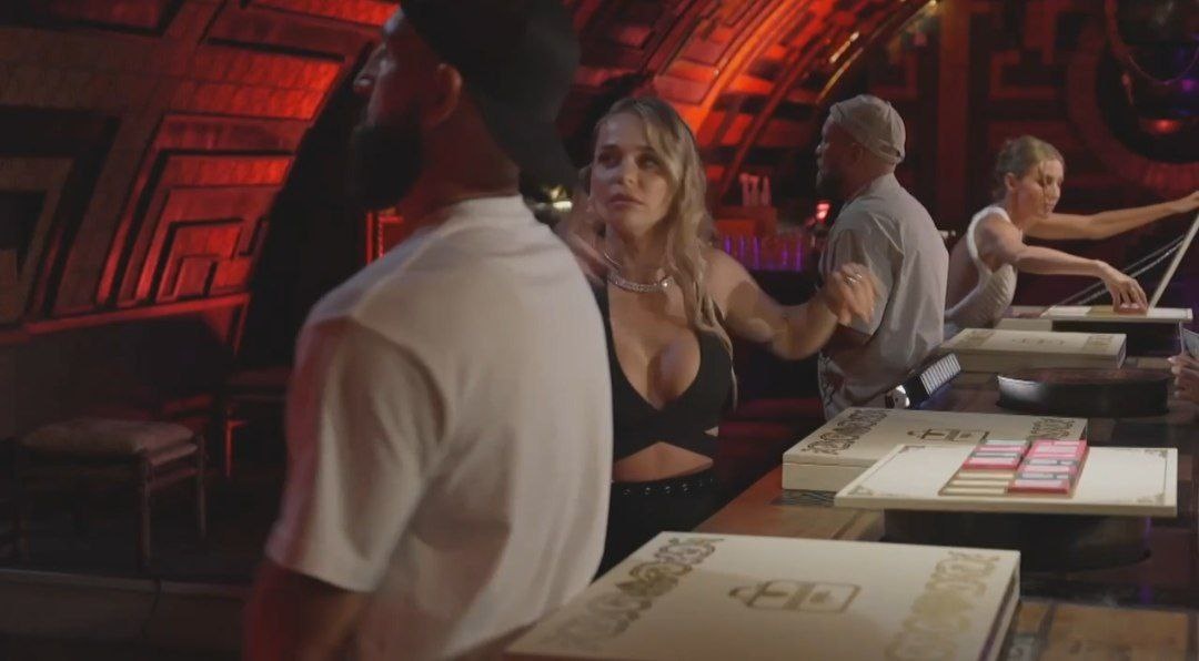 Кадр из шоу «Большой куш. Бангкок»