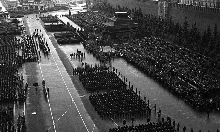 Первый Парад Победы: триумф народа-победителя