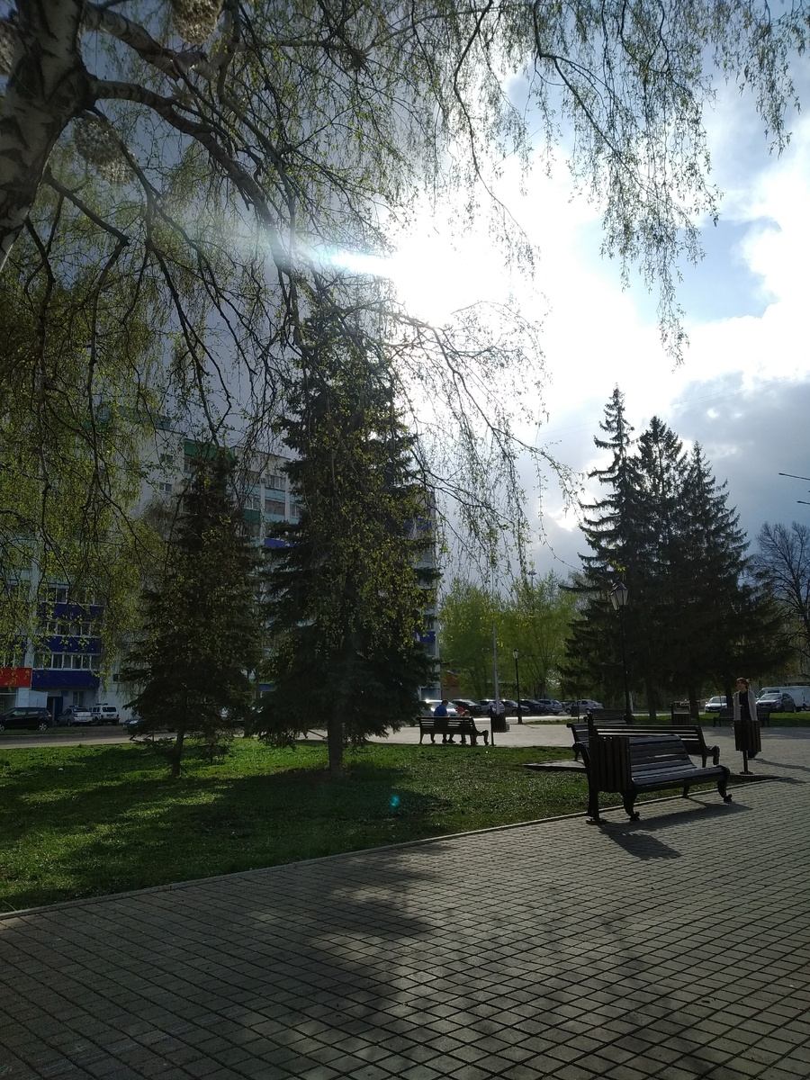 Сквер рядом с ж/д вокзалом в Стерлитамаке (личное фото)