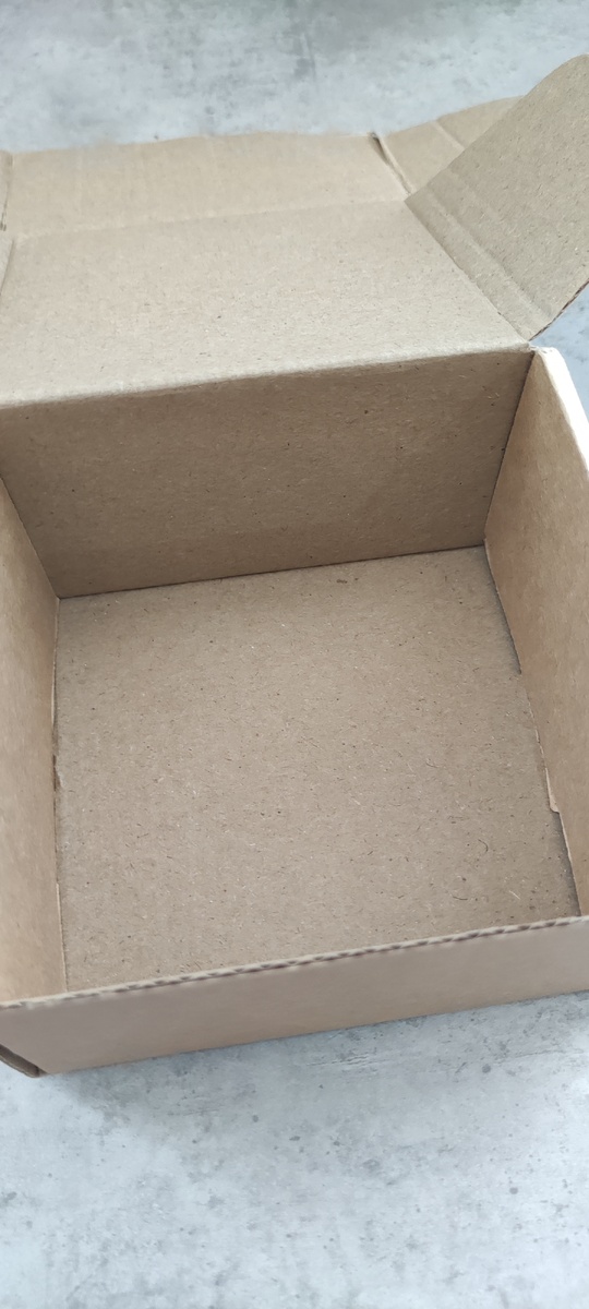 Домик для маленькой машинки 