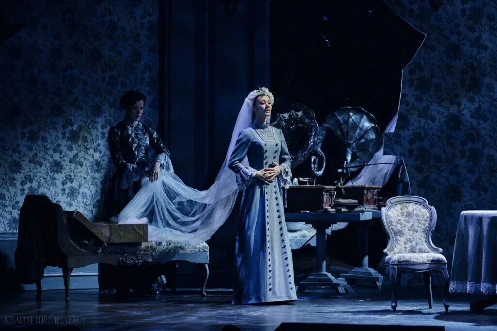 Премьера "Без вины виноватые" в Малом театре, режиссер-постановщик Владимир Бейлис. Фото-Яндекс-картинки