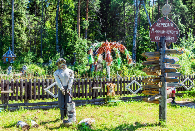    Мастер из Мякишей создал своими руками уголок русской души