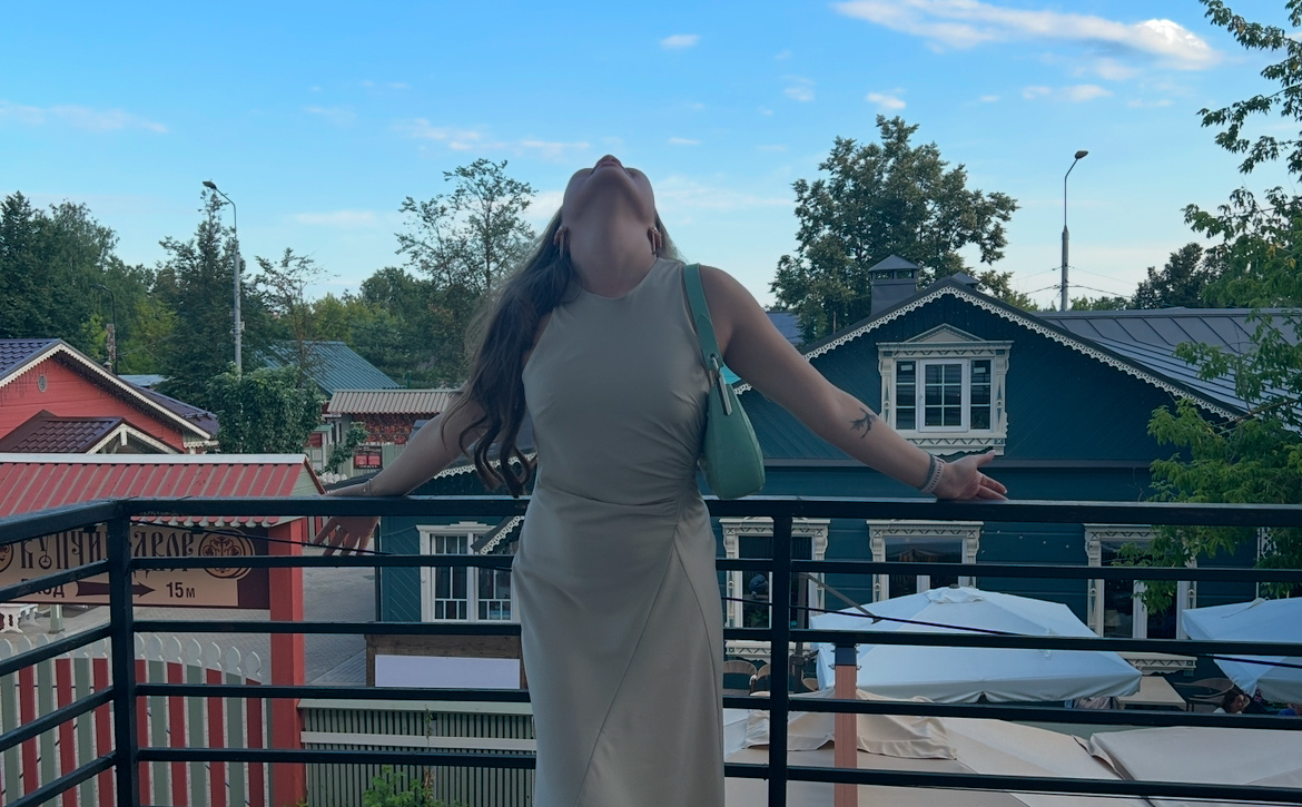 Снесла весь негатив и радуется жизни:)