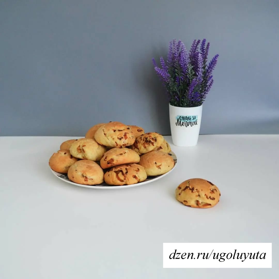 Булочки с луком и розмарином