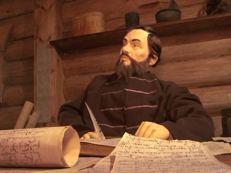 Подьячий в приказной избе.