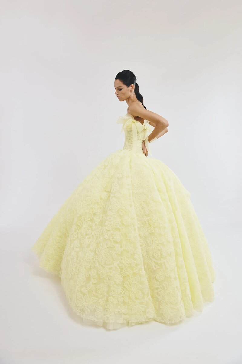 Giambattista Valli Fall 2025 Couture