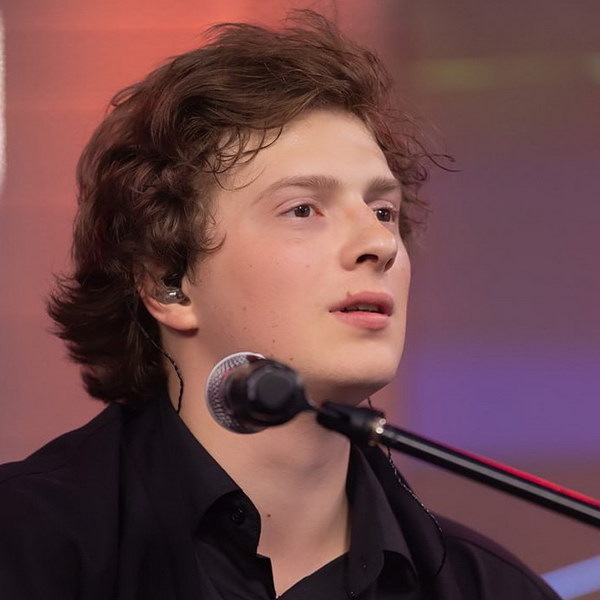     «Бонд с кнопкой» рассказал о создании нового альбома одним лайвом