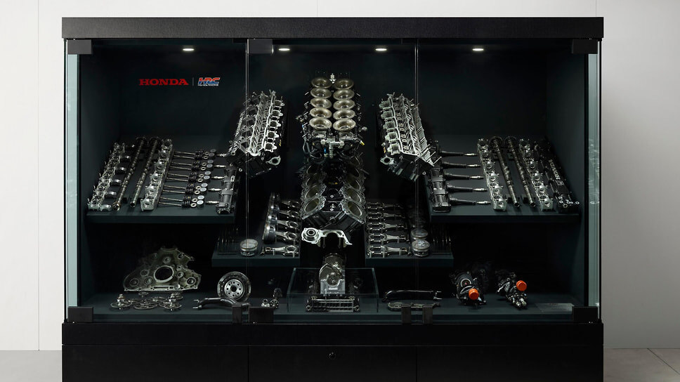 Мотор Honda RA100E объемом 3,5 литра 1990 года с машины Айртона Сенны.📷Фото: Bonhams