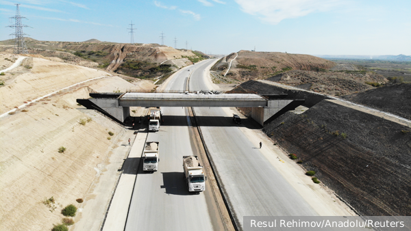     Фото: Resul Rehimov/Anadolu/Reuters   
 Текст: Евгений Крутиков