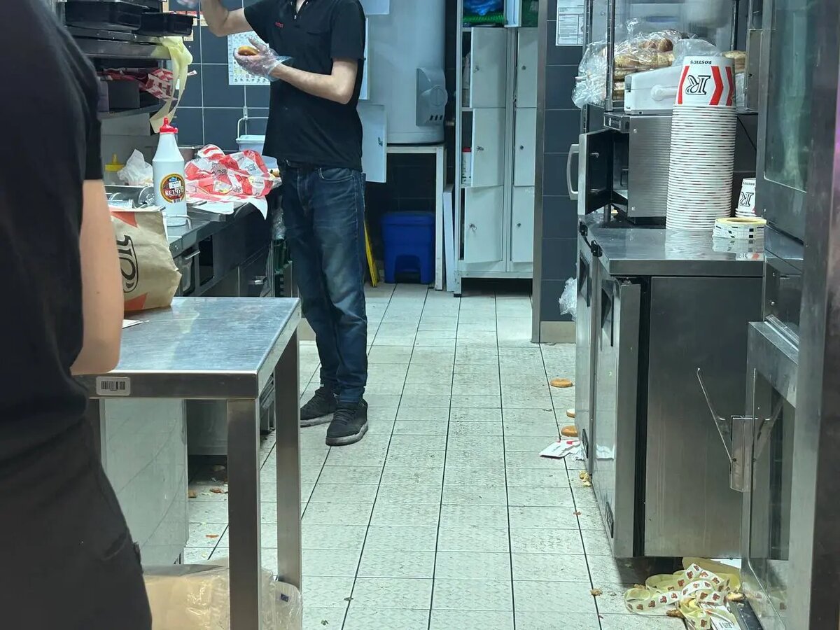    Rostic’s в «Питерлэнде» 23 июля. Фото: читательница Мойка78