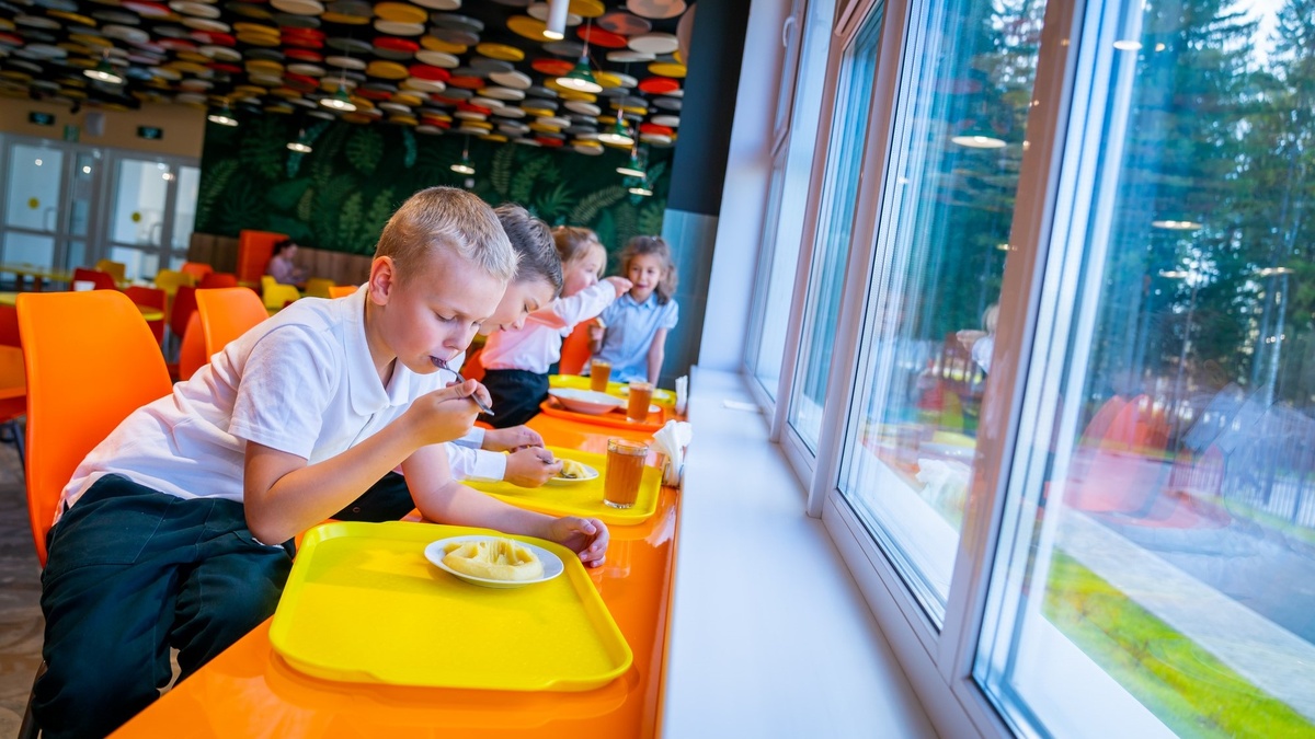    В Сургуте обновят оснащение школьных столовых