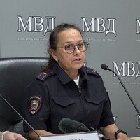    — Основные причины исчезновения связаны с употреблением алкоголя, наличием психических заболеваний, особенно в преклонном возрасте. К ним относятся потеря памяти, деменция, болезнь Альцгеймера, которые приводят к дезориентации в пространстве. Кроме того, причинами могут быть конфликтные ситуации в семье, выезды на заработки в другие регионы, влекущие за собой потерю связи с родственниками, а также несчастные случаи, такие как утопление или потеря в лесу, — рассказала оперуполномоченный по особо важным делам УУР МВД по РТ Гульнара Ахметова.