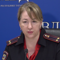    — Подросток, чья свобода ограничена большим количеством учебных и дополнительных занятий, может просто захотеть свободы, пойти к друзьям и, условно говоря, «зависнуть» там на несколько дней. Дети, уходящие из госучреждений, в основном сироты или оставшиеся без попечения родителей. Такие ребята привыкли к отсутствию контроля со стороны родителей, и им тяжело привыкнуть к установленному распорядку, — пояснила замначальника управления — начальник отдела организации деятельности подразделений ПДН по Татарстану Резеда Вахитова.