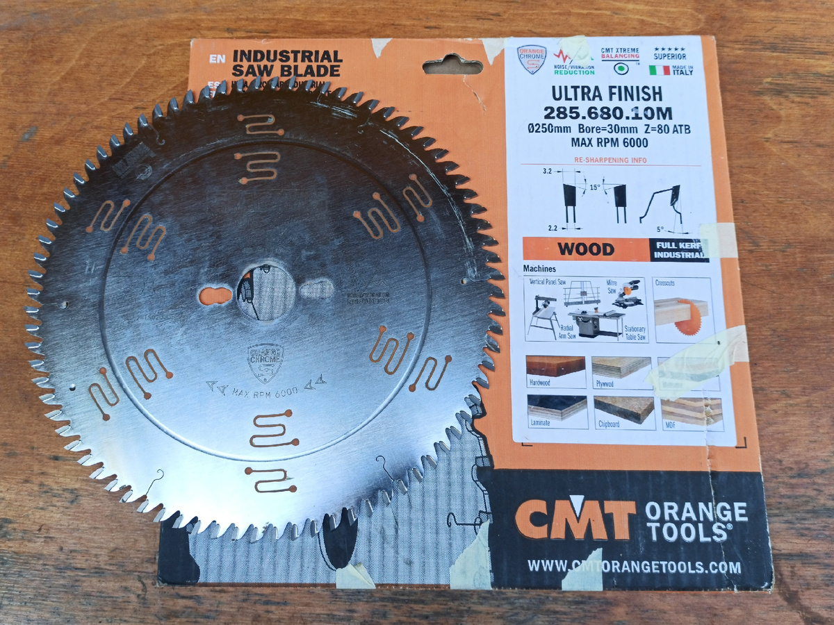 Типичный представитель профессиональных дисков от CMT