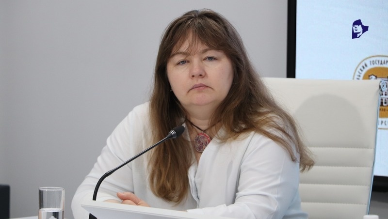    Координатор проекта «Мавзолей аланского правителя: сохранение и возрождение рельефов», сотрудник ставропольского музея-заповедника Ольга Брилёва Фото: Дмитрий Ахмадуллин / / ИА «Победа26»